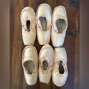 Dead pointe shoes for crafting